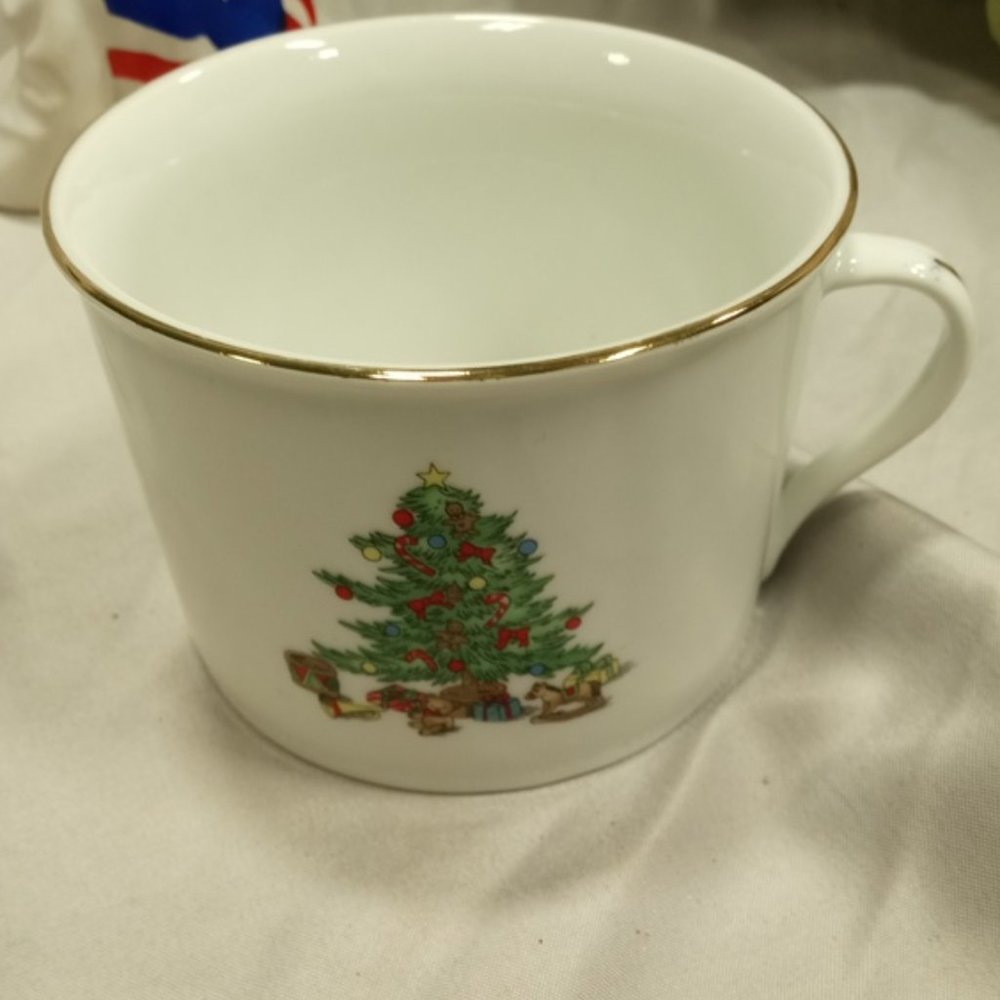 Holiday Hostess Christmas Mug - Cute!